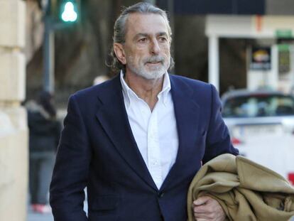 El cabecilla de la trama Gürtel, Francisco Correa, a su llegada al Tribunal Superior de Justicia valenciano en febrero de 2017.