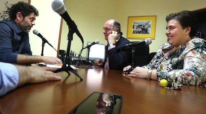 Moreno, Valero y Corpas, durante el taller de radio. 