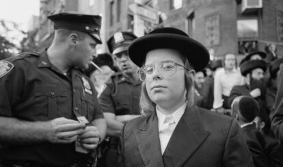 Joven jud&iacute;o ortodoxo en el barrio de Brooklyn, Nueva York.