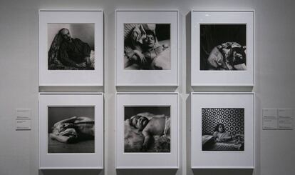 Sis de les fotografies amb persones recolzades de Peter Hujar.