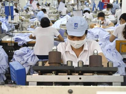 Fábrica textil en Hanoi. 