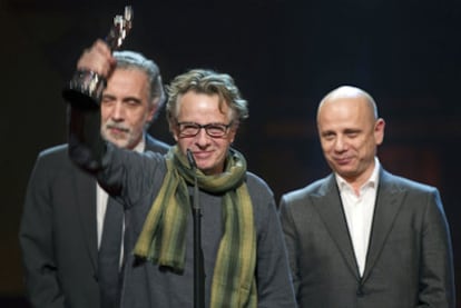 Xavier Mariscal, with Fernando Trueba and Tono Errando behind him, last night in Berlín.