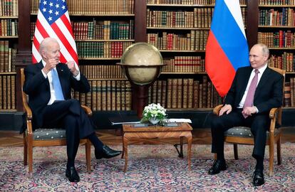La primera ronda de conversaciones, en una de las bibliotecas, incluye a los ministros de Exteriores, el estadounidense Antony Blinken y el ruso Serguéi Lavrov.