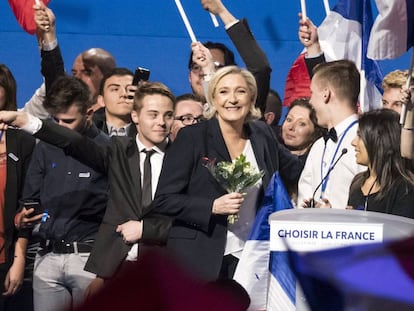 Marine Le Pen, este 1º de maio em Villepinte, ao norte de Paris.