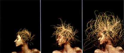 La obra <i>En-Sueños</i> (2002), <i>cibachrome,</i> de Soledad Córdoba, seleccionada en la sección de fotografía de <i>Generación 2003.</i>