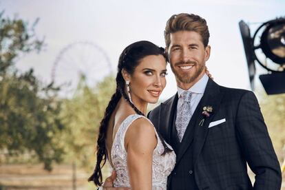 La boda de Sergio Ramos y Pilar Rubio, que celebraron el pasado mes de junio en Sevilla, se caracterizó por el toque rockero y flamenco que dieron los novios. Entre los invitados, que debían vestir de negro, destacaron David y Victoria Beckham, Niña Pastori, Pablo Motos, Antonio Carmona, Pepe Reina y Nati Abascal, entre otros.