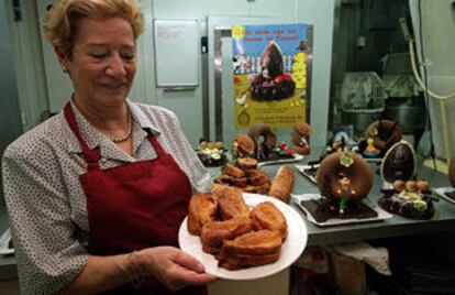 Torrijas, huevos de Pascua y dulces de la Semana Santa en el Horno Madrid.