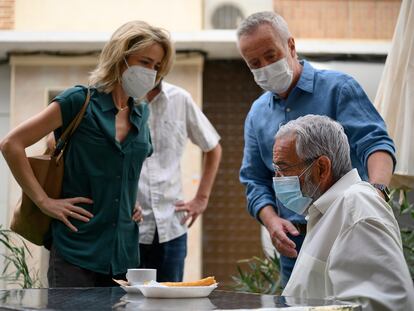 Silvia Abascal, Carlos Hipólito e Imanol Arias, en 'Cuéntame'.