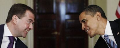 Dmitri Medvédev y Barack Obama, durante su reunión en Londres.