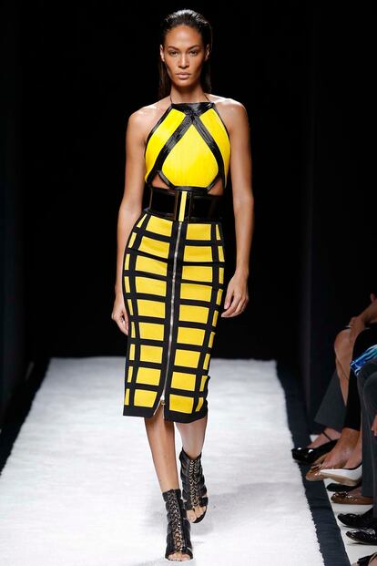 balmain juega a enseñar esconder