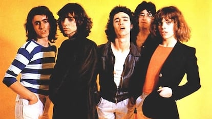 Julián Infante (guitarra), Alejo Stivel (voz), Manolo Iglesias (batería), Felipe Lipe (bajo) y Ariel Rot (guitarra): Tequila a finales de los setenta.