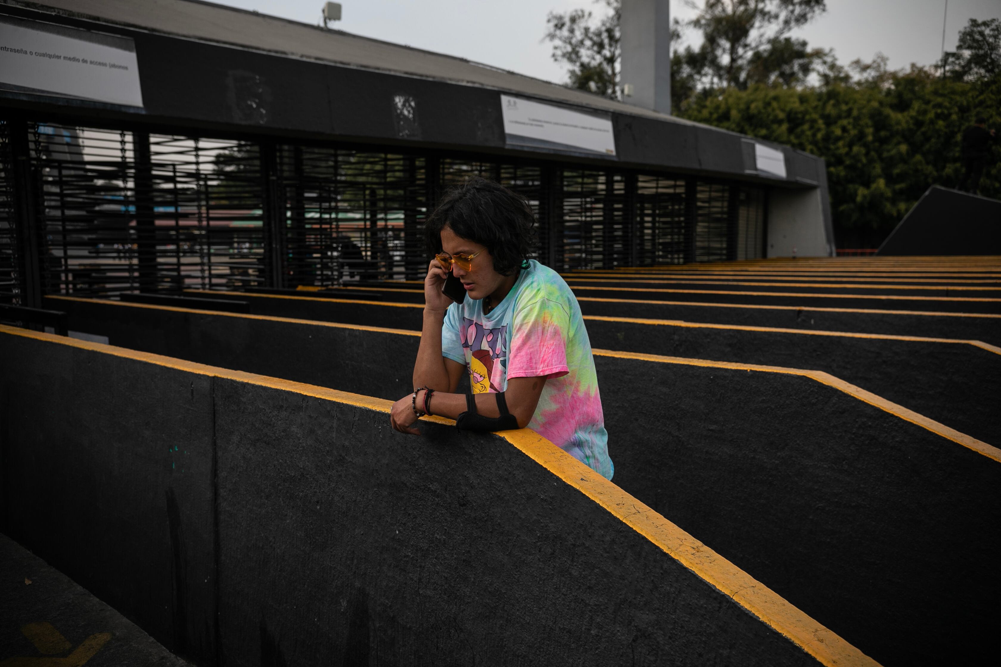 Una joven no pudo entrar al concierto explica su situación en una llamada durante el concierto de Bad Bunny el 9 de diciembre.