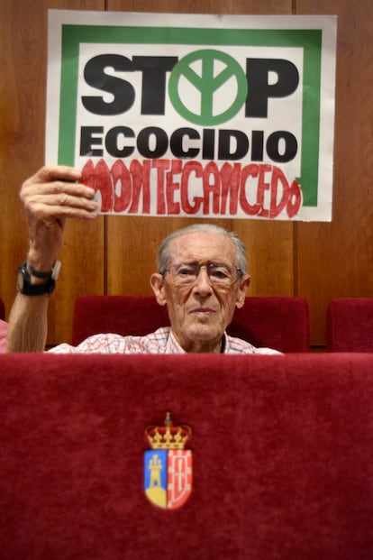 Joaquín Velázquez, de 90 años, durante el pleno municipal de Pozuelo de Alarcón, el 18 de julio de 2024.