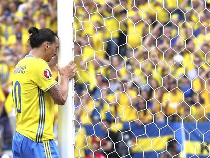 Ibrahimovic en el partido de Suecia ante Suecia.