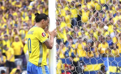 Ibrahimovic en el partido de Suecia ante Suecia.