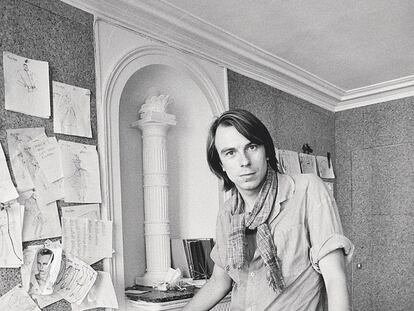 El diseñador en su estudio, en una imagen de 1976.