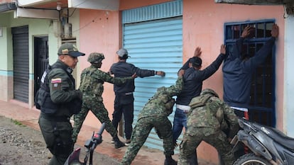 Operativo para liberar a 57 militares secuestrados en El Tambo, Cauca, por civiles constreñidos por el grupo armado ‘Carlos Patiño’, el 23 de junio de 2025.