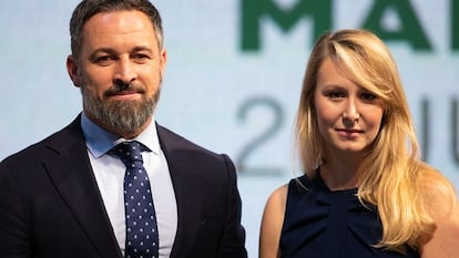 Santiago Abascal y Marion Maréchal, sobrina de Marine Le Pen y exdiputada del Frente Nacional, en un acto celebrado en junio de 2021 en Madrid.