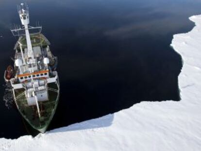 El barco de Greenpeace en septiembre en el Ártico.
