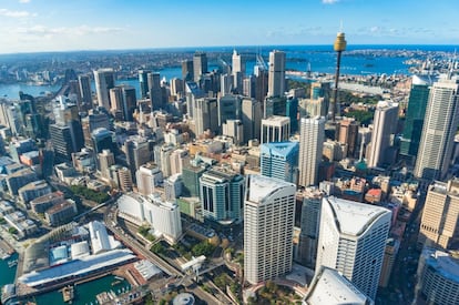 En Sídney el lugar desde el que se toman más fotografías es el centro comercial Westfield y no su famosa ópera, como se podría pensar. La explicación está en que se encuentra junto a la Sydney Tower Eye, una torre de observación. Desde sus casi 310 metros de altura hay una increíble vista de 360 grados sobre la capital australiana.