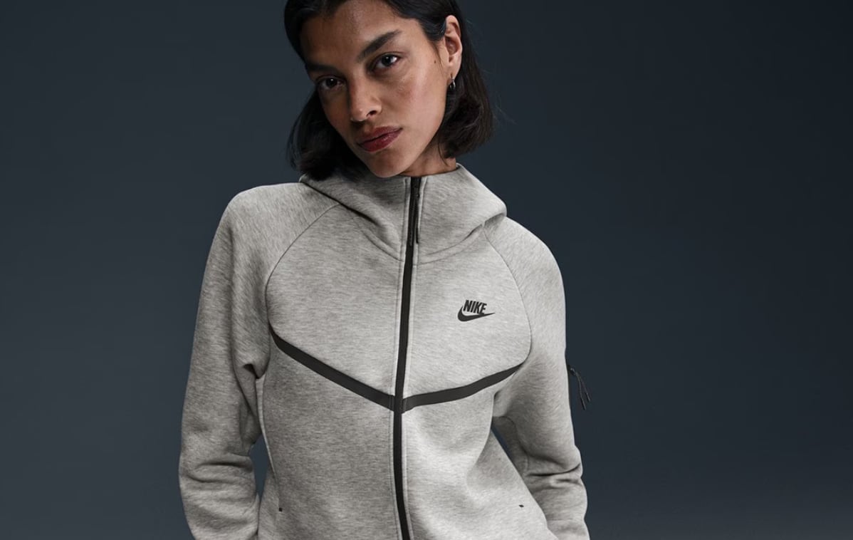 Chenoa: dal vestito scintillante al tuta grigia, un gesto di autenticità