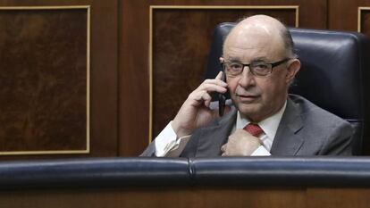 Crist&oacute;bal Montoro, ministro de Hacienda, en el Congreso de los Diputados.