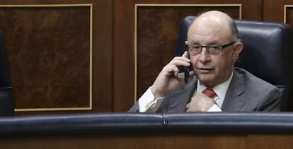 Crist&oacute;bal Montoro, ministro de Hacienda, en el Congreso de los Diputados.