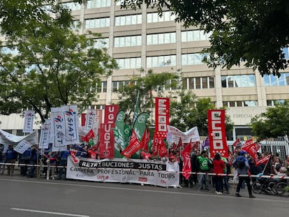 Protestas de la plantilla de la Agencia Tributaria en Madrid, este miércoles.