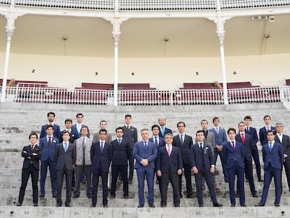 Los toreros anunciados y representantes de los entidades organizadoras, en los tendidos de la plaza de Las Ventas.