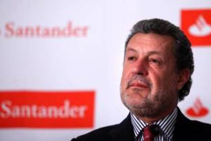 El presidente ejecutivo de la filial del Banco Santander en México, Marcos Martínez, participa hoy, martes 19 de febrero de 2013, en una rueda de prensa donde fue presentado el resultado operacional de la filial en el cuarto trimestre de 2012, en Ciudad de México (México).