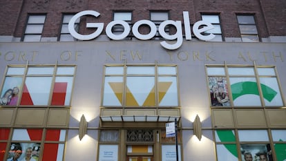 El logo de Google en oficinas de la compañía en Manhattan (Nueva York).