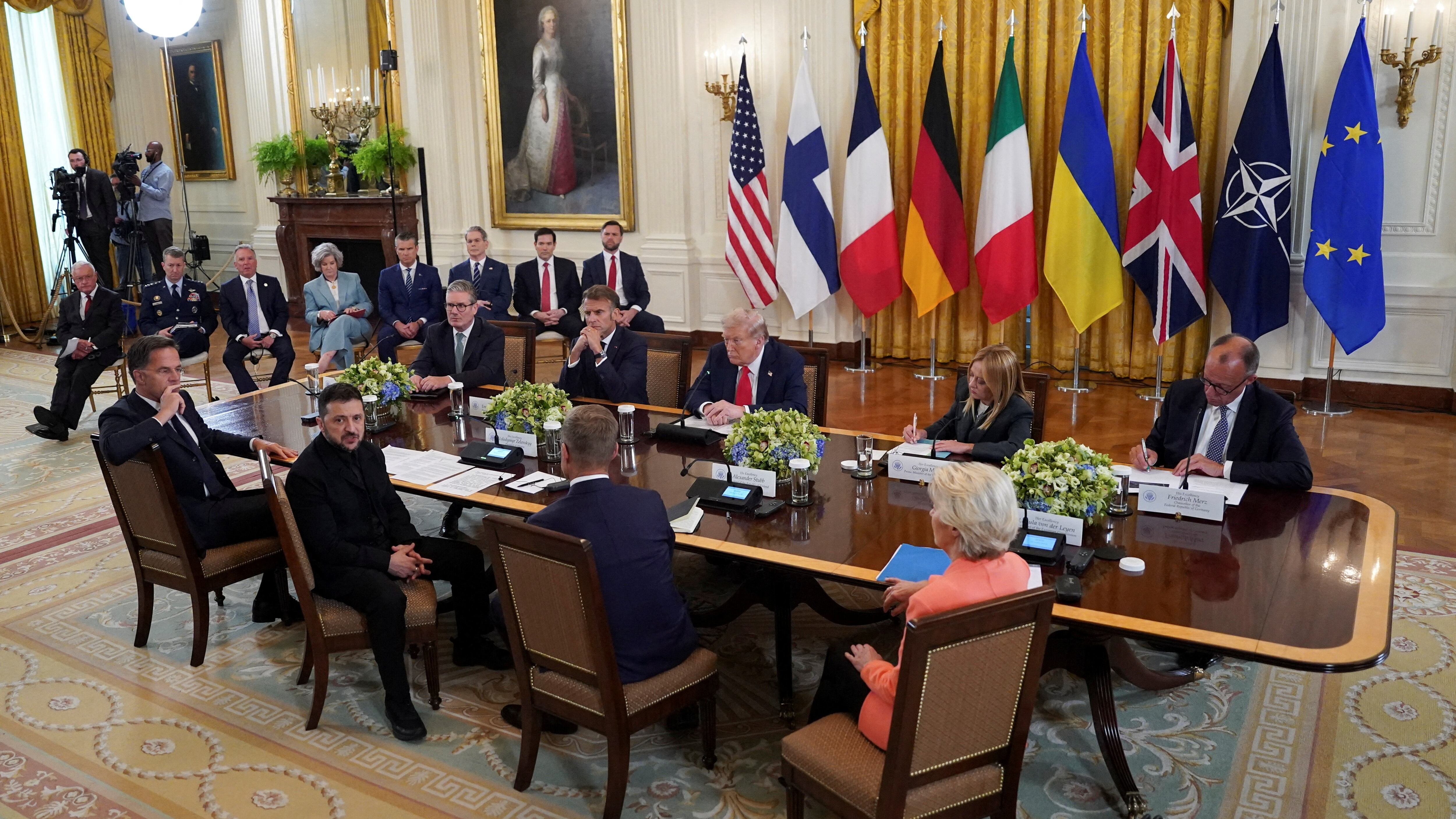 Merz y Macron insisten ante Trump en la “necesidad” de un alto el fuego como requisito para negociar la paz en Ucrania