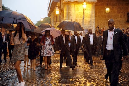 La familia Obama durante su visita por La Habana Vieja, el 20 de marzo.