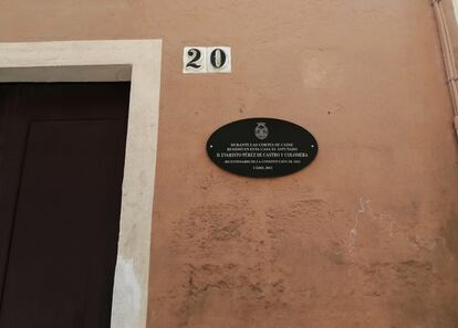 Fachada de la casa donde vivió Evaristo Pérez de Castro en Cádiz.