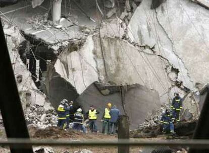 Aspecto de la terminal 4 del aeropuerto de Barajas tras el atentado etarra del 30 de diciembre de 2006.