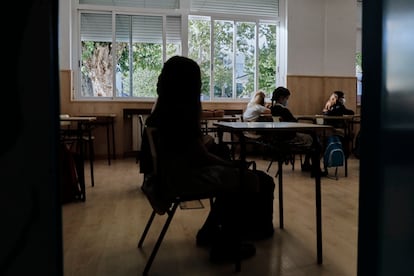 Niños en un aula del Colegio Privado Alameda de Osuna en el primer día del curso escolar.