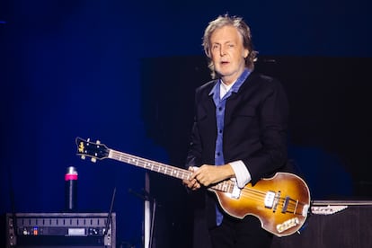 Paul McCartney durante un concierto en el Estadio BBVA, en Monterrey, México, el 8 de noviembre de 2024.