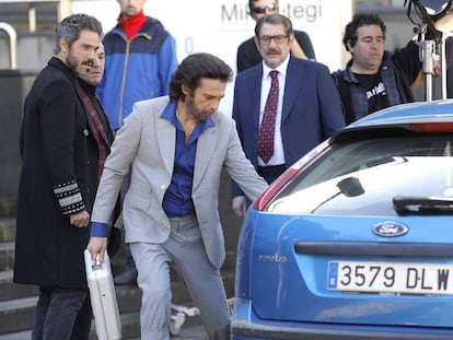 Jordi Mollà, Karra Elejalde y Unax Ugalde, durante el rodaje de 'Operación Concha' en San Sebastián.