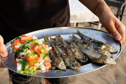 Sardinas de El Bartolo, en la Playa de la Casería, en San Fernando (Cádiz). Imagen proporcionada por Guía Repsol.