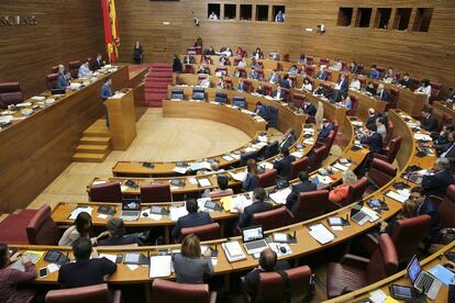 Pleno de las Cortes Valencianas que ha debatido pedir el cierre de la central de Cofrentes.