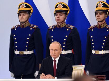 Vladímir Putin, en la ceremonia en la que declaró la anexión de las provincias ucranias de Donetsk, Lugansk, Jersón y Zaporiyia, el viernes en Moscú.