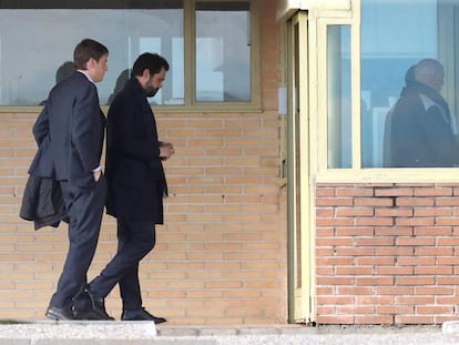 Roger Torrent arribant a la presó Soto del Real dilluns.