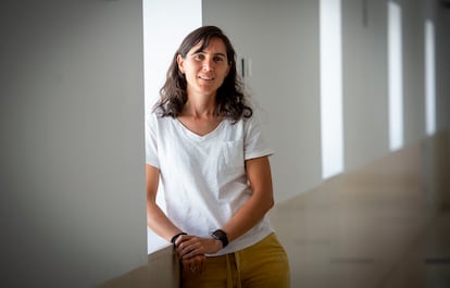 Esther Morencos, vicedecana de investigación en la Universidad Francisco de Vitoria y preparadora física de la selección femenina de hockey.