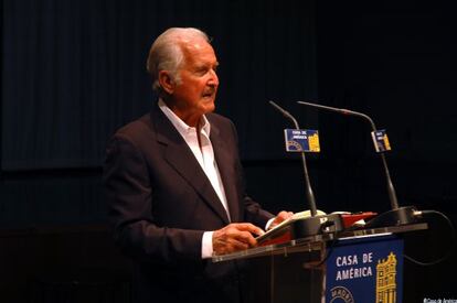 El escritor Carlos Fuentes.