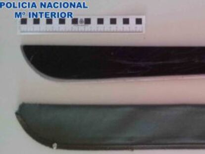 Cuchillo de 46 centímetros de hoja que portaba uno de los arrestados.