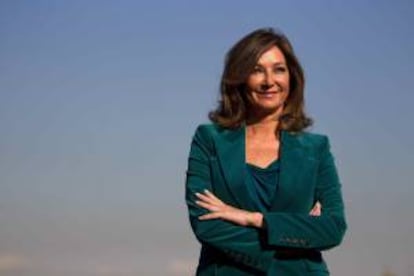 La presentadora Ana Rosa Quintana ha anunciado hoy que inicia el octavo año de "El programa de Ana Rosa" con 16 colaboradores nuevos porque "el otoño va a ser intenso en política, economía y sociedad", y apuesta por "la primicia, la exclusiva y la información bien dada y lo lúdico". EFE/Archivo