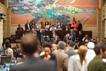 David Racero, presidente de la Cámara, y otros legisladores en el estrado durante el debate del Plan Nacional de Desarrollo, este miércoles.