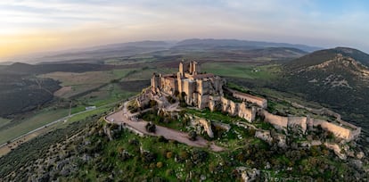 Vista aérea del castillo de Calatrava la Nueva, en la localidad de Aldea del Rey (Ciudad Real), que perteneció a la orden de Calatrava.