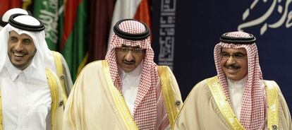 De izquierda a derecha, los ministros del Interior de Catar, Bahrein y Arabia Saud&iacute;. 