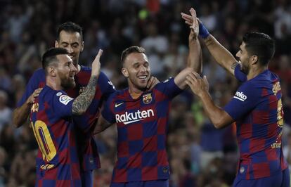 Messi, Busquets, Arthur y Luis Suárez celebran un gol ante el Villarreal.